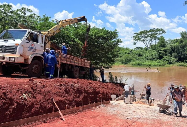 Pescadores constroem rampa para barcos em busca de belas paisagens, esporte e até - dinossauros -